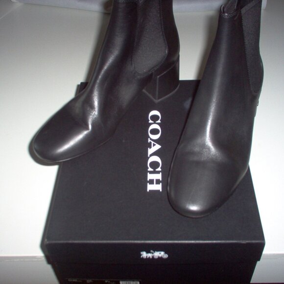 COACH TIA LEATHER BOOTIE - Picture 3 of 7